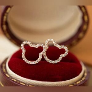 5/20 Bear Shaped Crystal Stud Earrings